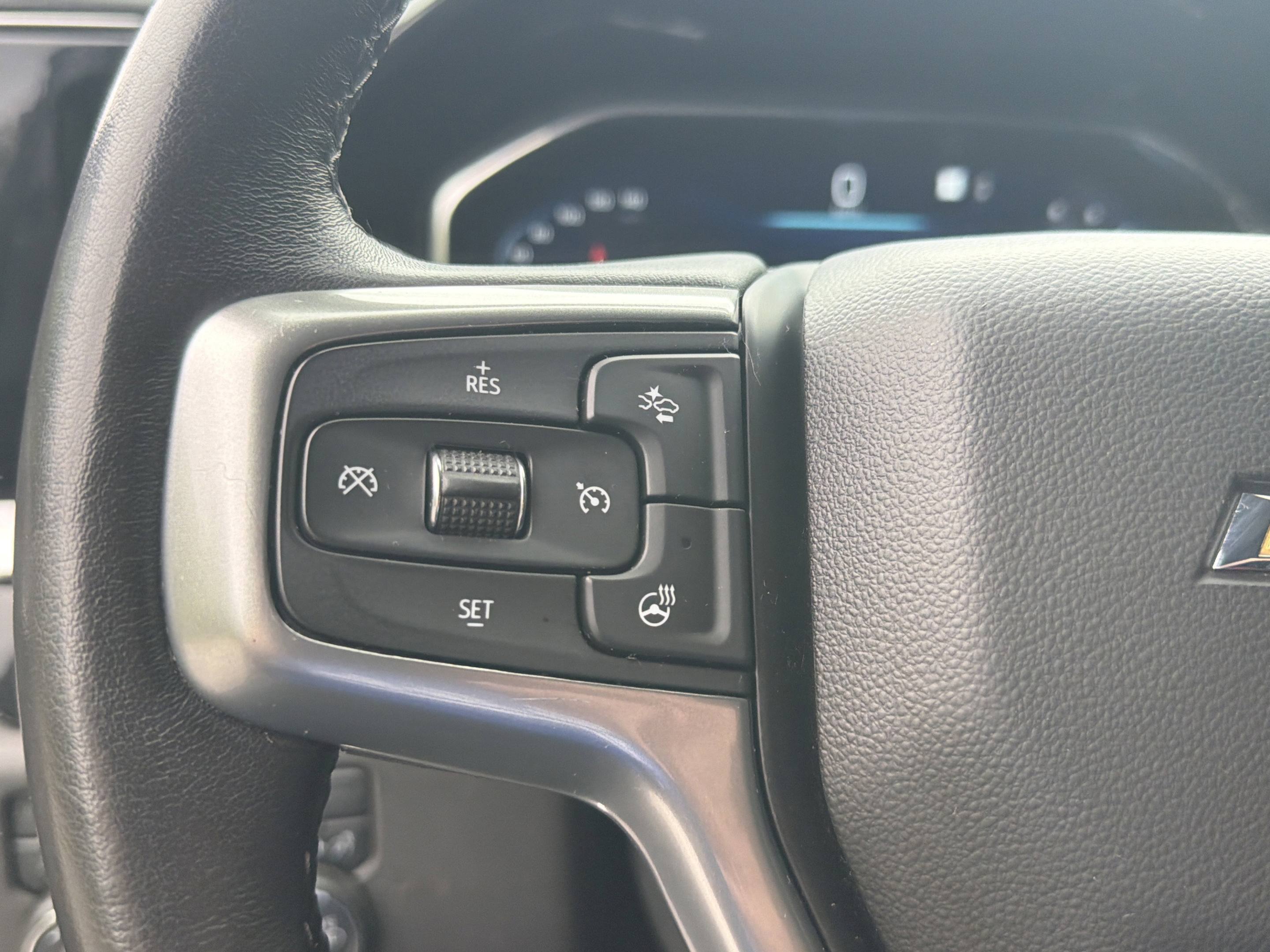 Used 2022 Chevrolet Silverado 1500 LT AWD/4WD image 14