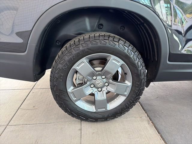 Used 2025 Honda Ridgeline TrailSport image 11