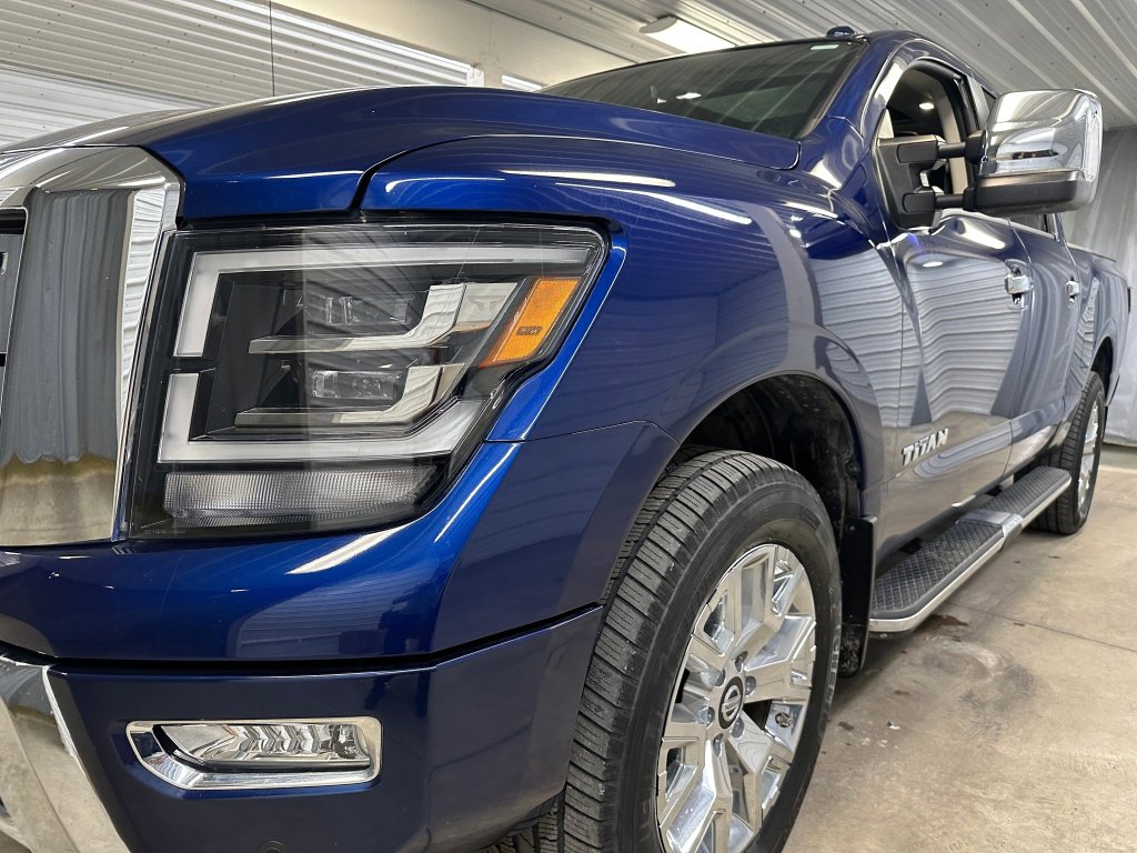 Used 2021 Nissan Titan SL w/ Moonroof Package image 36