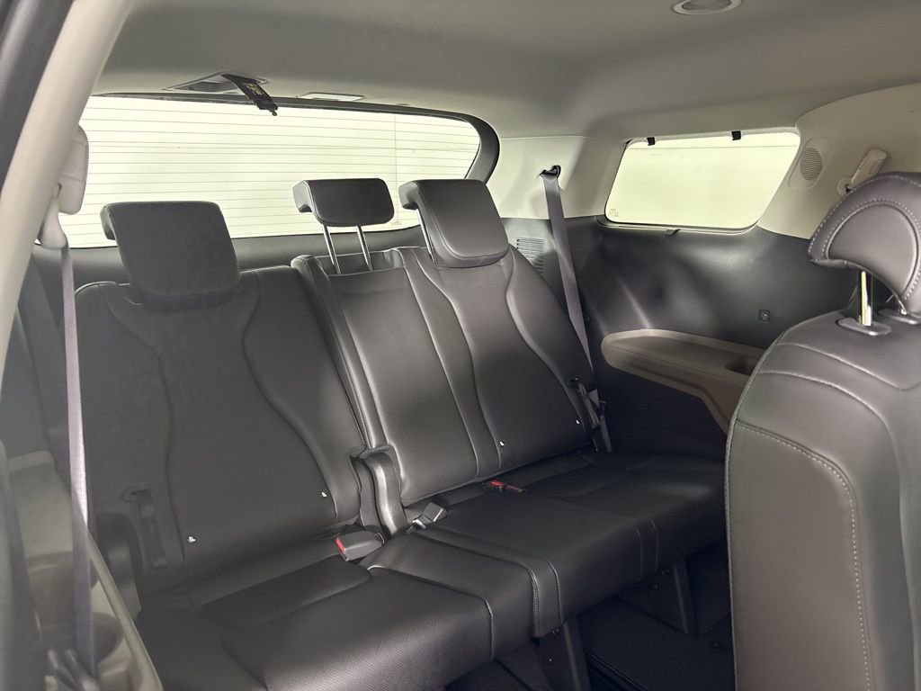 New 2026 Kia Carnival EX FWD image 21
