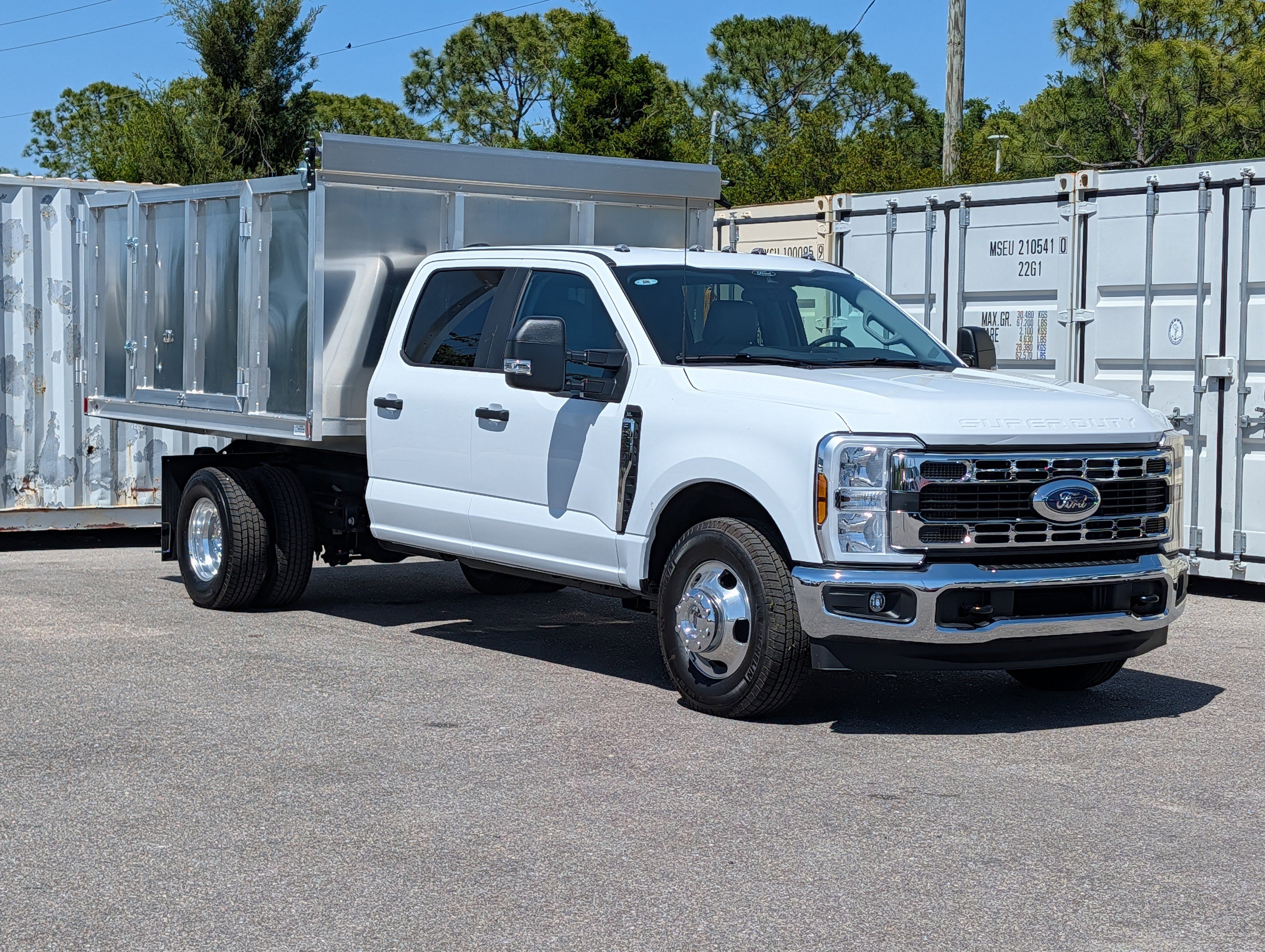 New 2026 Ford F350 XL w/ XL Chrome Package RWD image 3