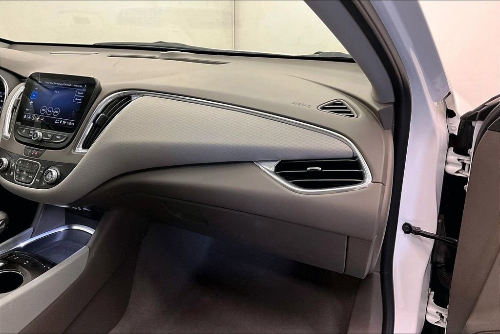 Used 2021 Chevrolet Malibu LT FWD image 15