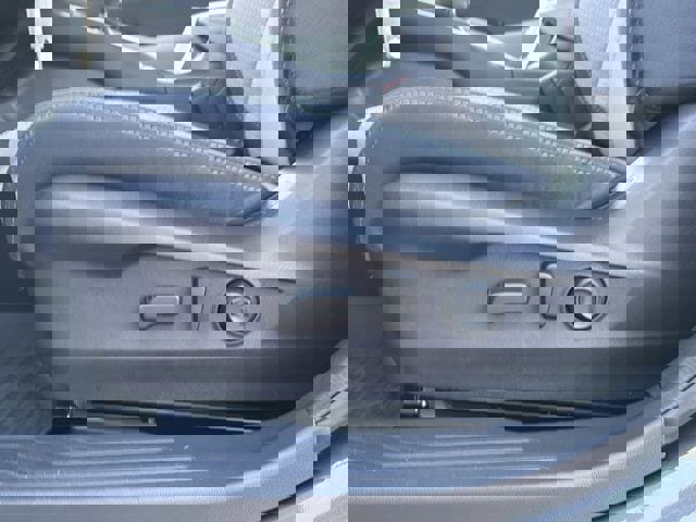 Certified 2025 Subaru Outback Premium image 27