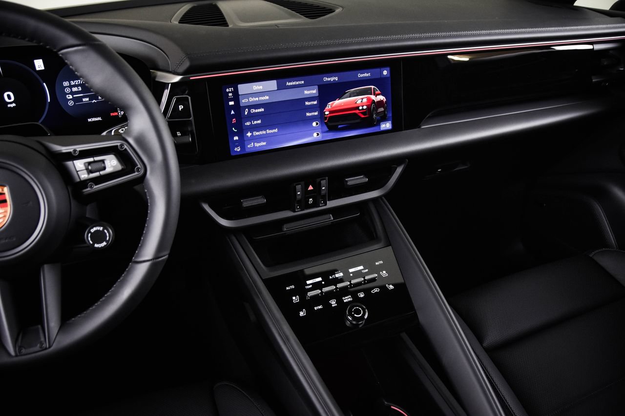 New 2026 Porsche Macan Electric RWD image 19
