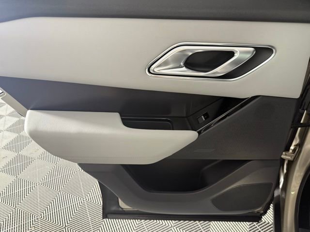 New 2026 Land Rover Range Rover Velar Dynamic SE image 27