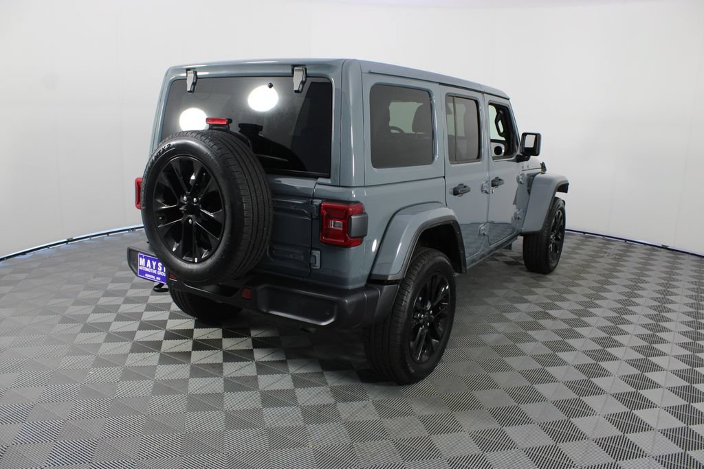 Used 2025 Jeep Wrangler Unlimited Sahara w/ Safety Group AWD/4WD image 23