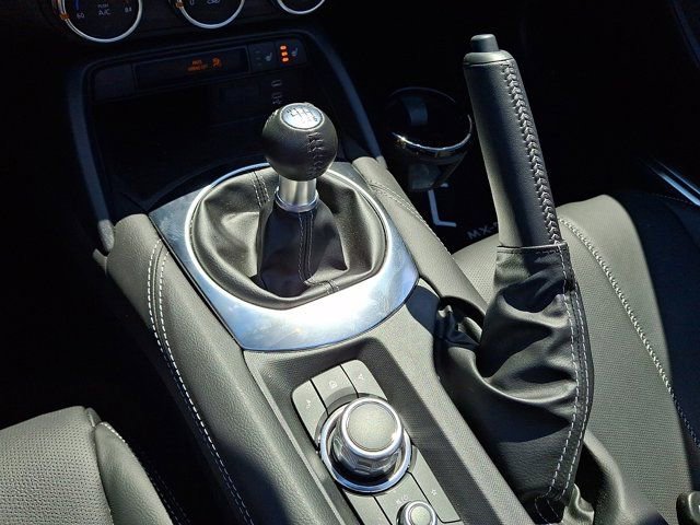 Used 2025 MAZDA MX-5 Miata Grand Touring RWD image 17