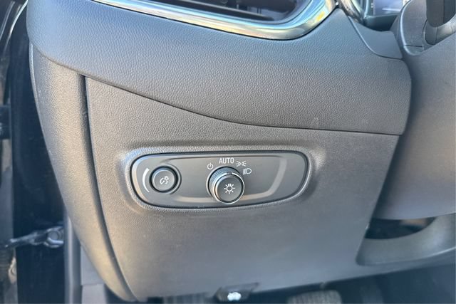 Used 2023 Chevrolet Equinox LT w/ Driver Convenience Package FWD image 17