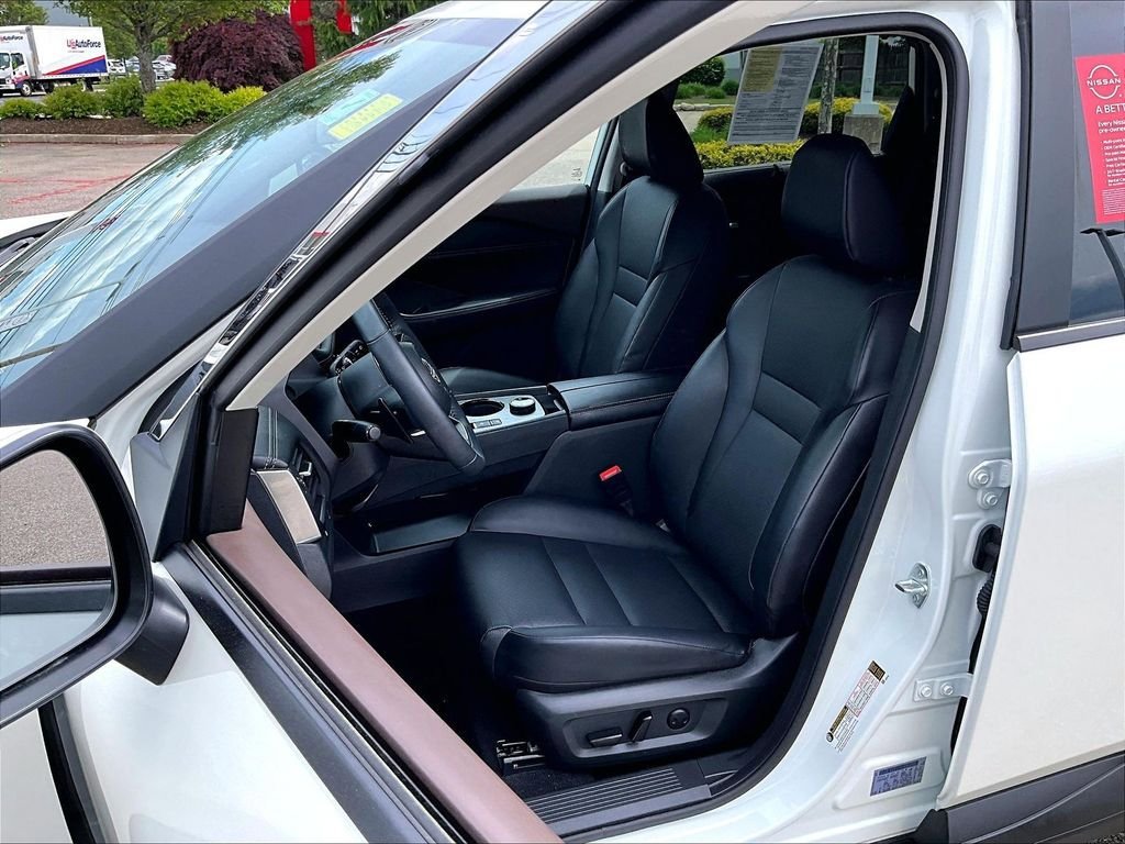 Used 2023 Nissan Rogue SV w/ SV Premium B Package AWD/4WD image 10