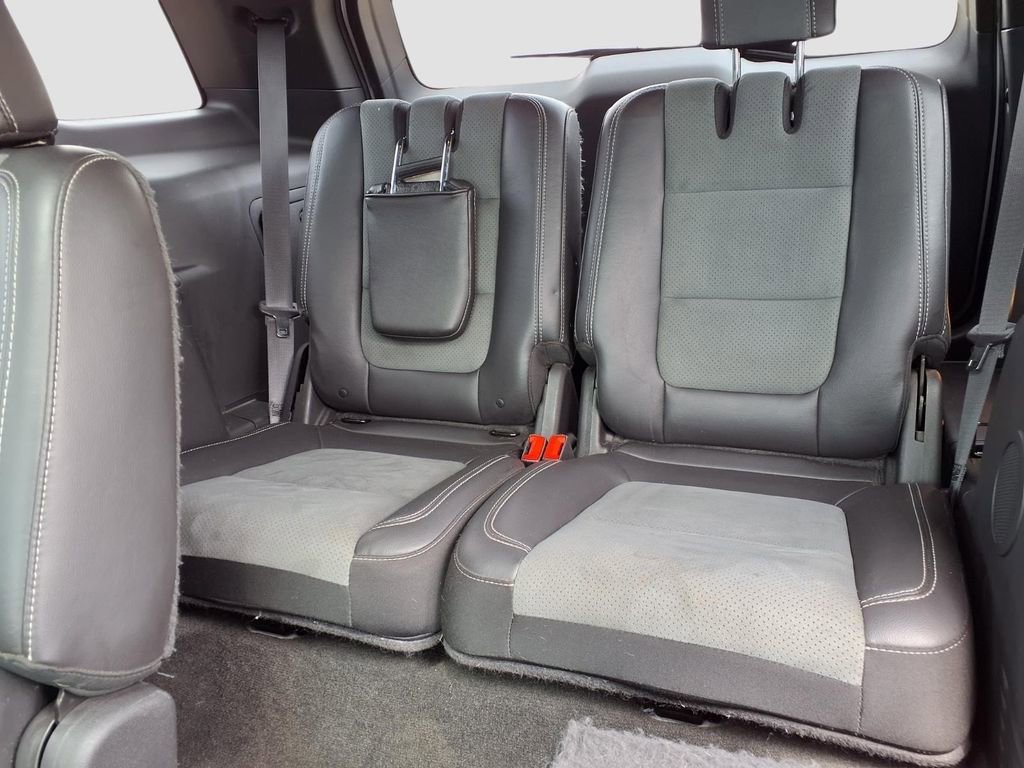 Used 2015 Ford Explorer XLT w/ Equipment Group 202B FWD image 28