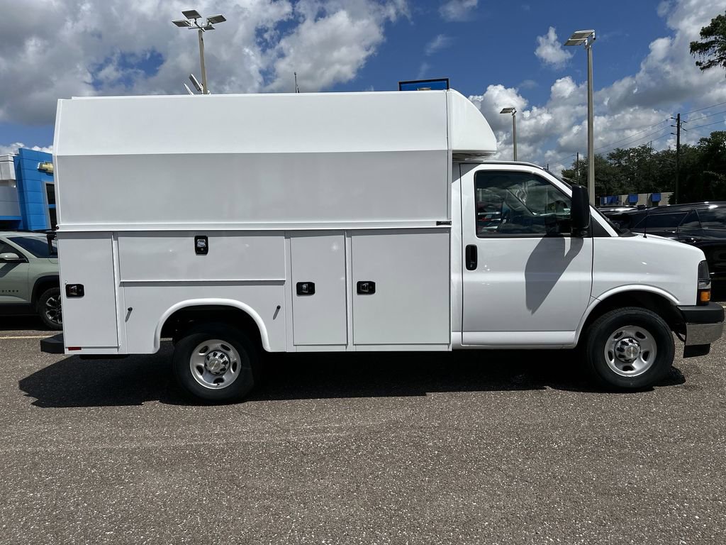 New 2025 Chevrolet Express 3500 w/ Power Convenience Package image 17