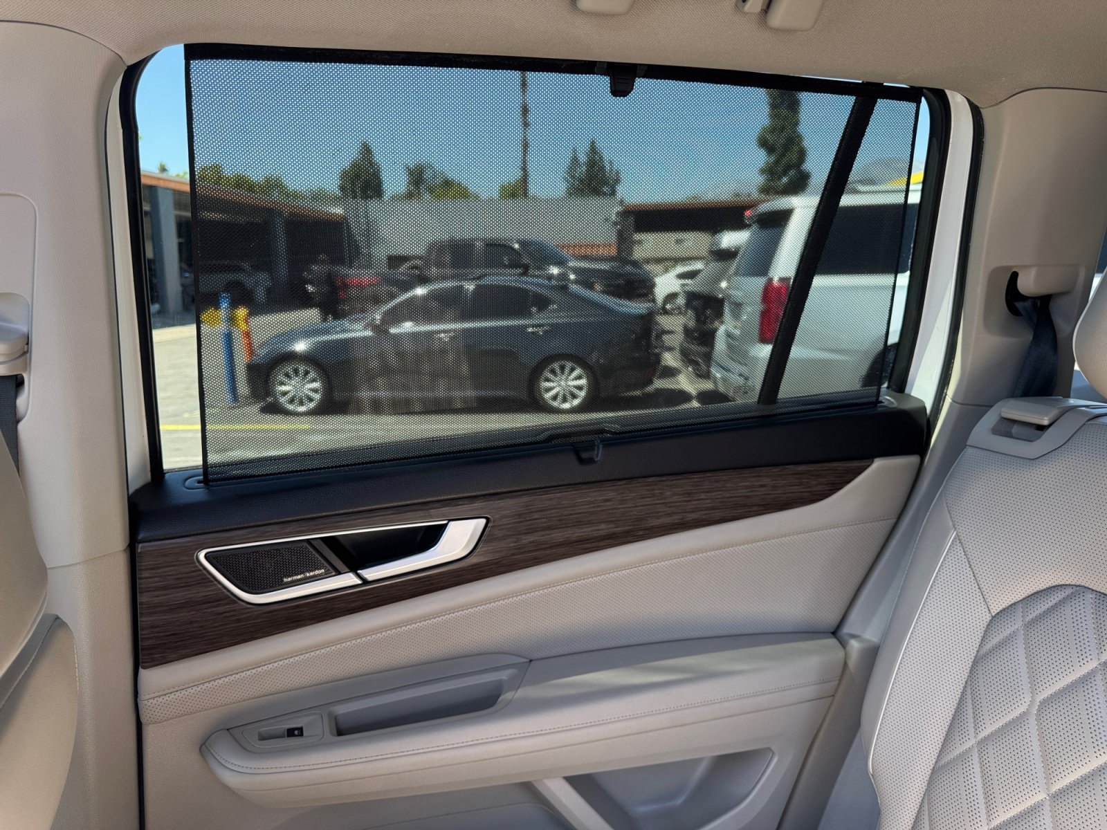 Used 2024 Volkswagen Atlas SEL Premium R-Line AWD/4WD image 16