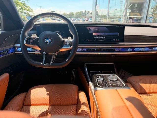 Used 2025 BMW 740i xDrive w/ Premium Package AWD/4WD image 14
