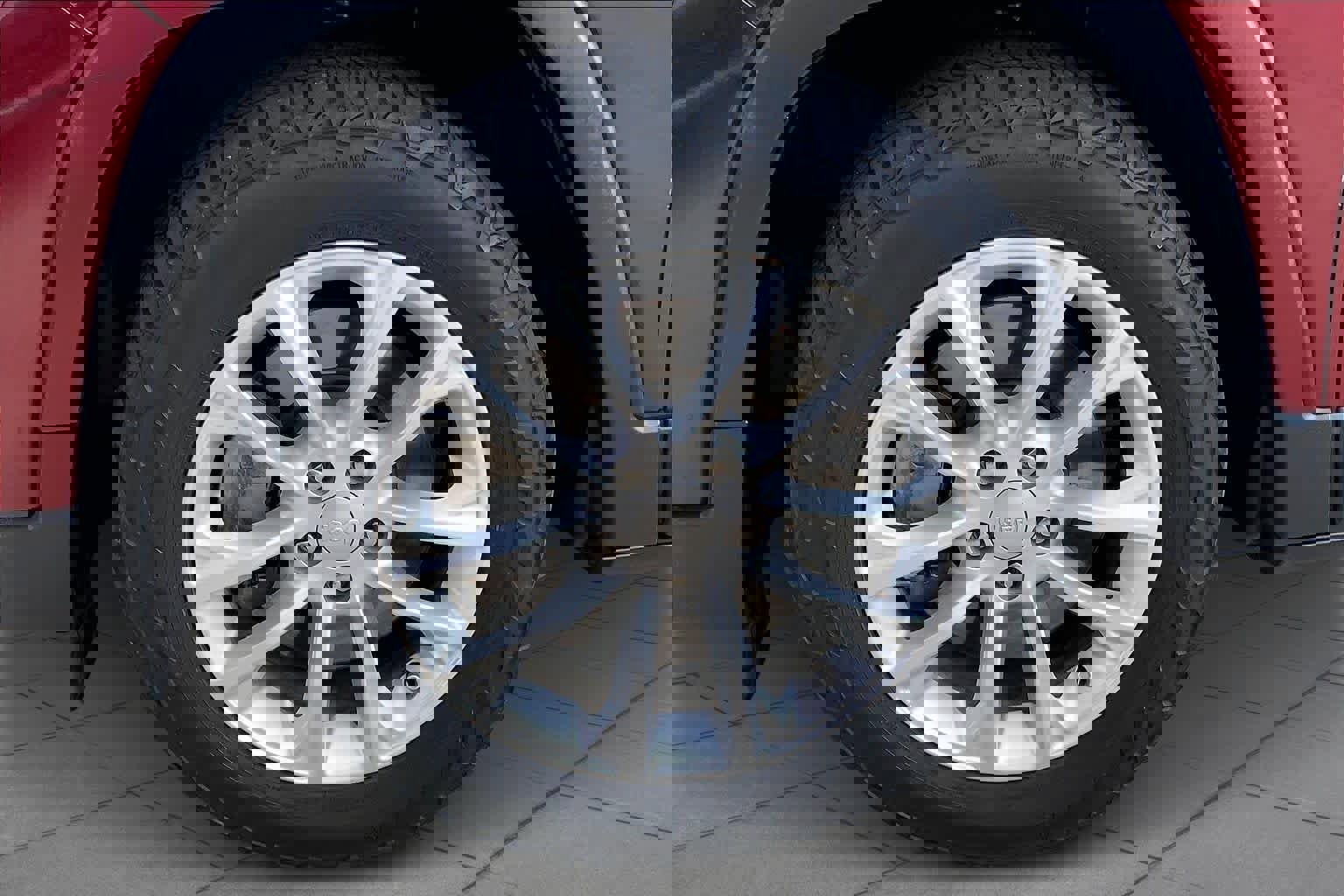 Used 2019 Jeep Cherokee Latitude w/ Popular Appearance Group image 11