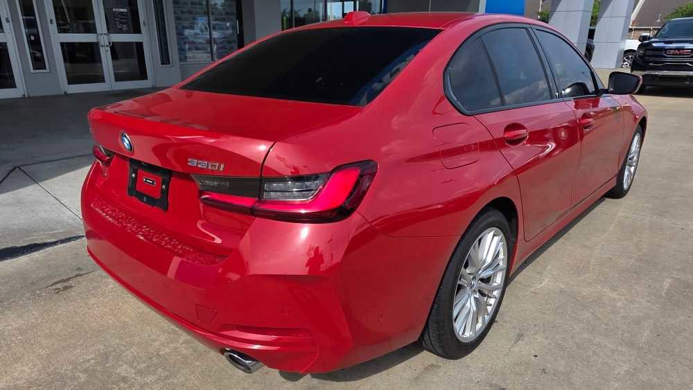 Used 2023 BMW 330i xDrive Sedan w/ Premium Package AWD/4WD image 5
