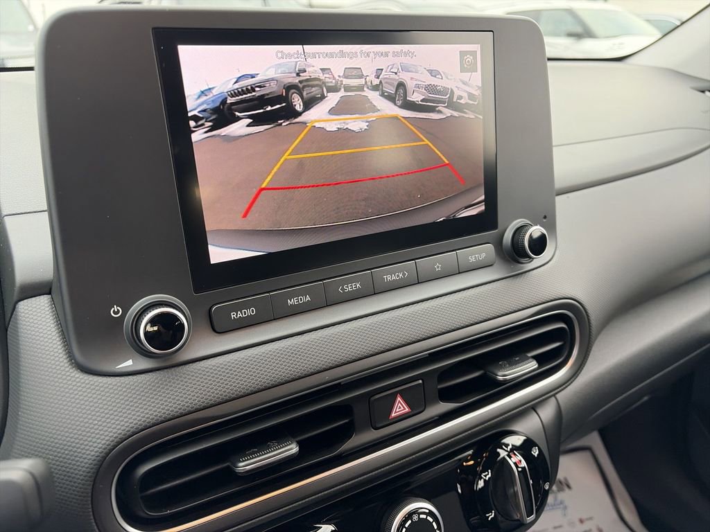 Used 2023 Hyundai Kona SE image 17
