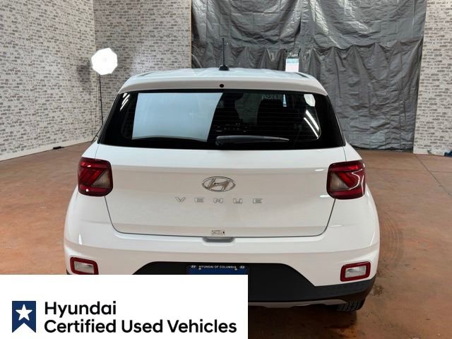 Certified 2025 Hyundai Venue SE image 6