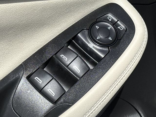 Used 2020 Buick Encore GX Preferred w/ Cold Weather Comfort Package FWD image 17