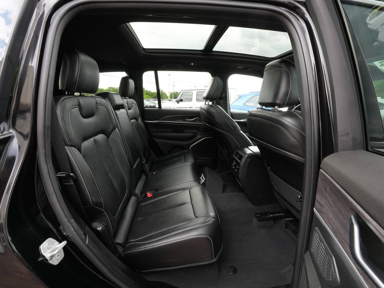 Used 2024 Jeep Grand Cherokee Limited 4xe AWD/4WD image 41