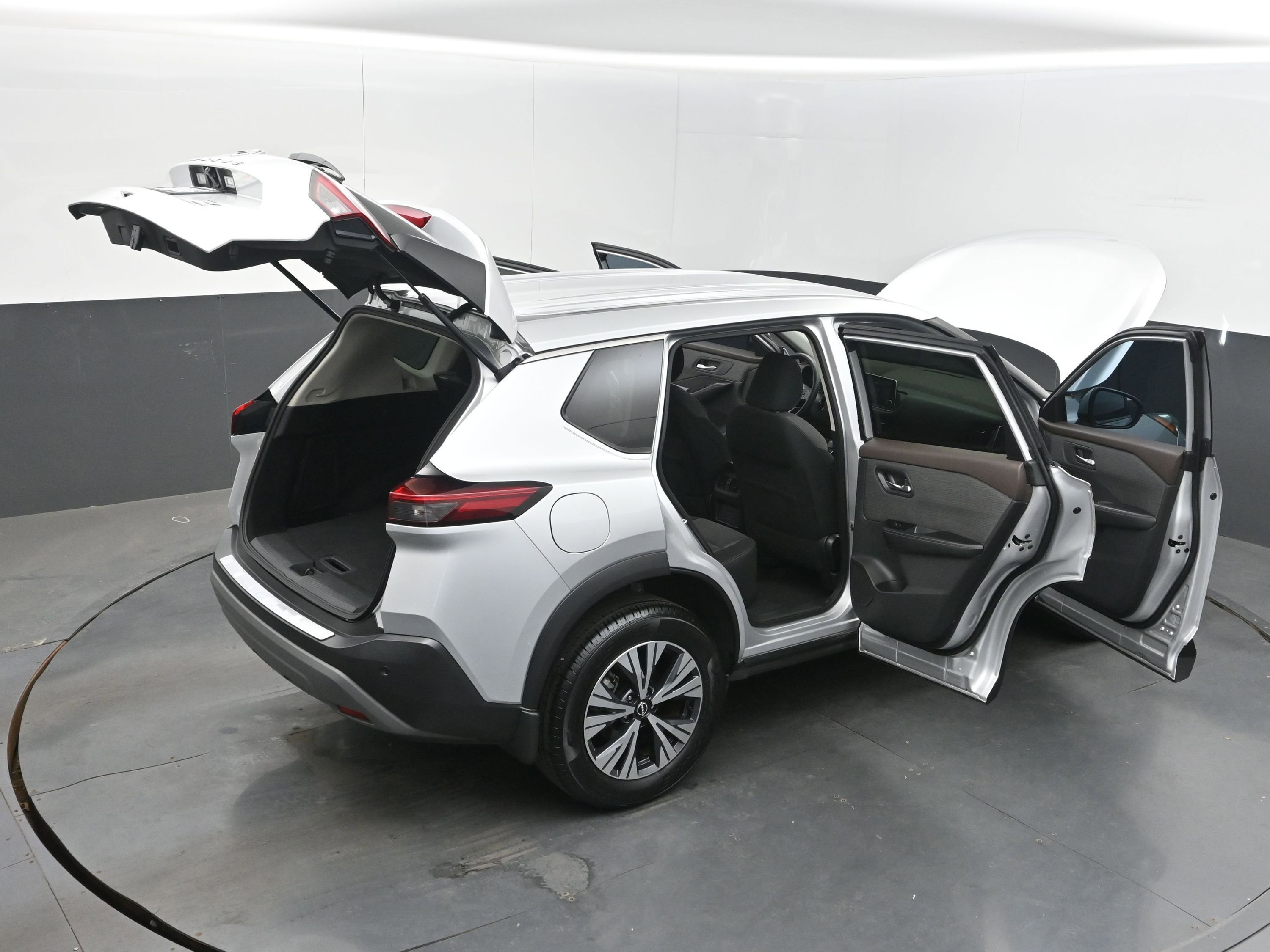 Used 2022 Nissan Rogue SV image 44