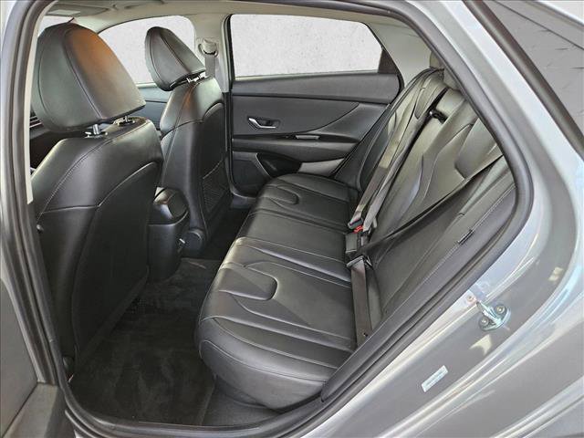 Used 2025 Hyundai Elantra Limited FWD image 15
