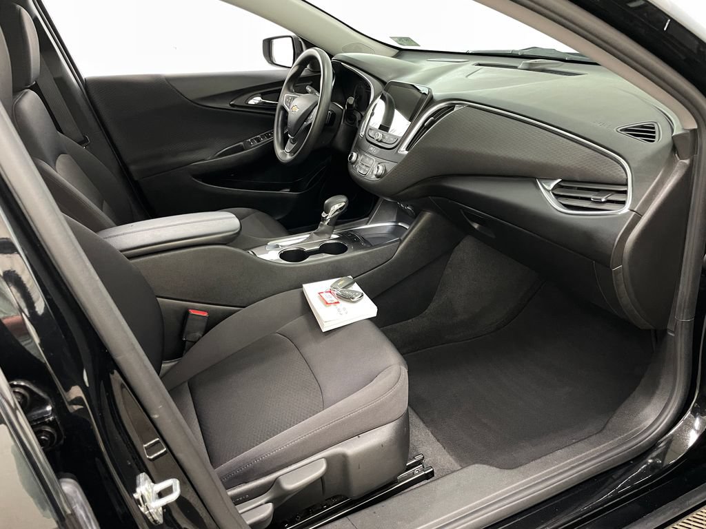Certified 2021 Chevrolet Malibu LT FWD image 37