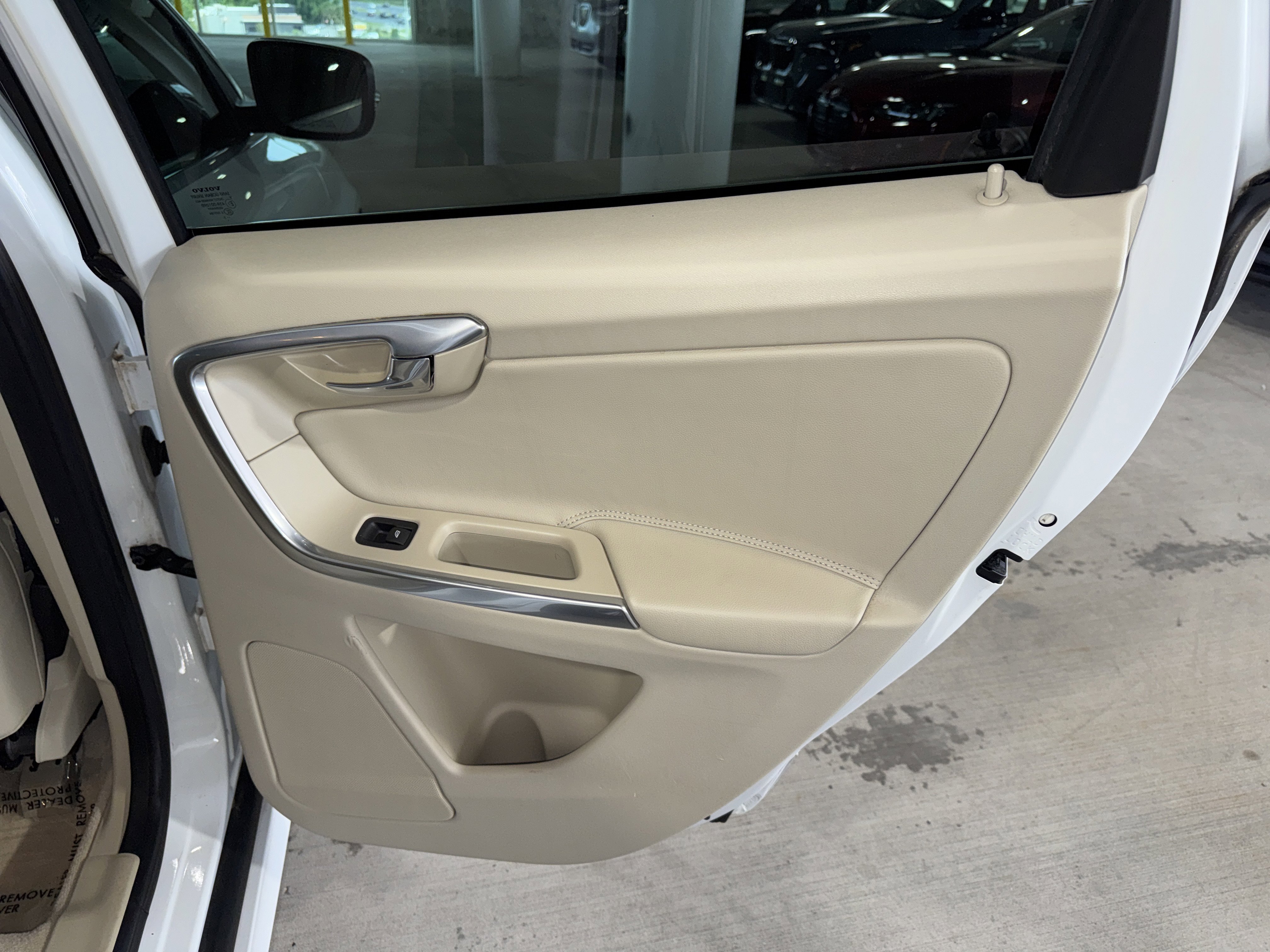Used 2016 Volvo XC60 T6 Platinum AWD/4WD image 11