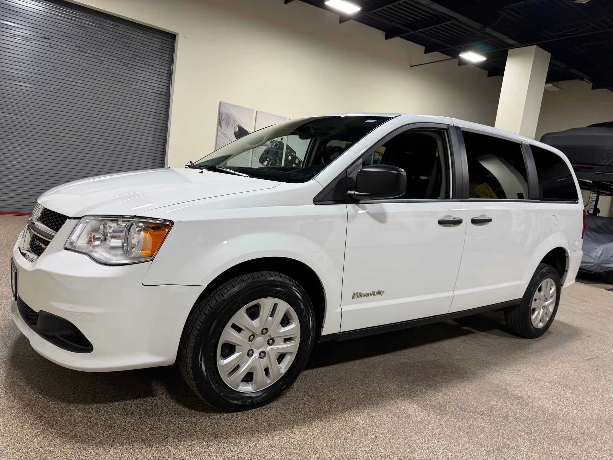 Used 2019 Dodge Grand Caravan SE image 11