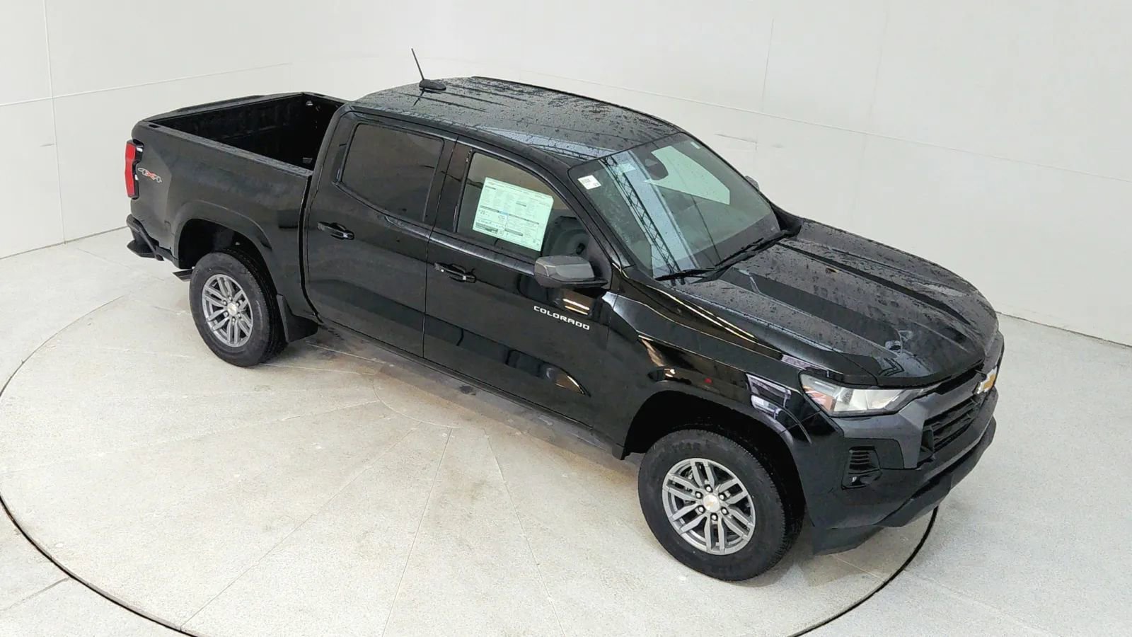 Used 2024 Chevrolet Colorado LT w/ LT Convenience Package image 13