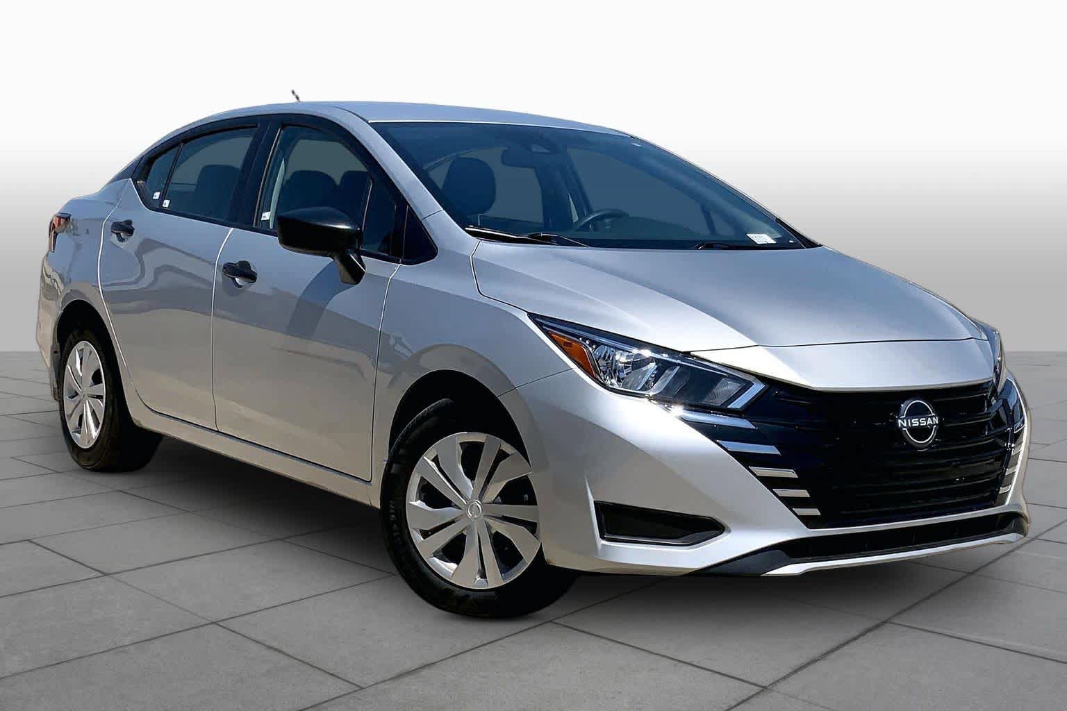 Used 2024 Nissan Versa S FWD image 3