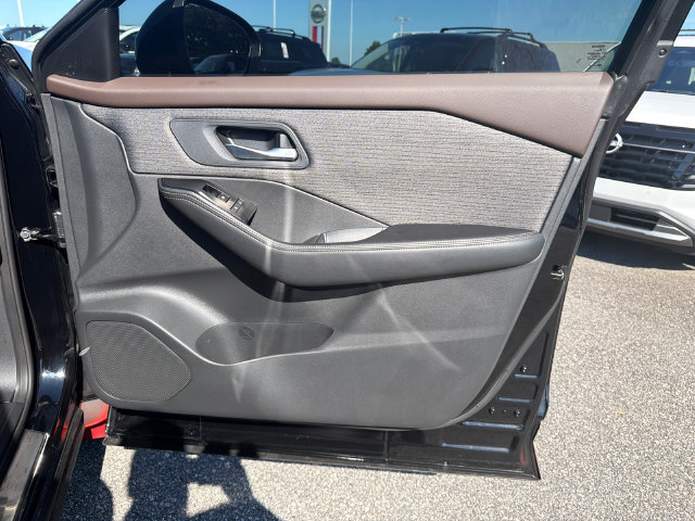 Used 2022 Nissan Rogue SV FWD image 14
