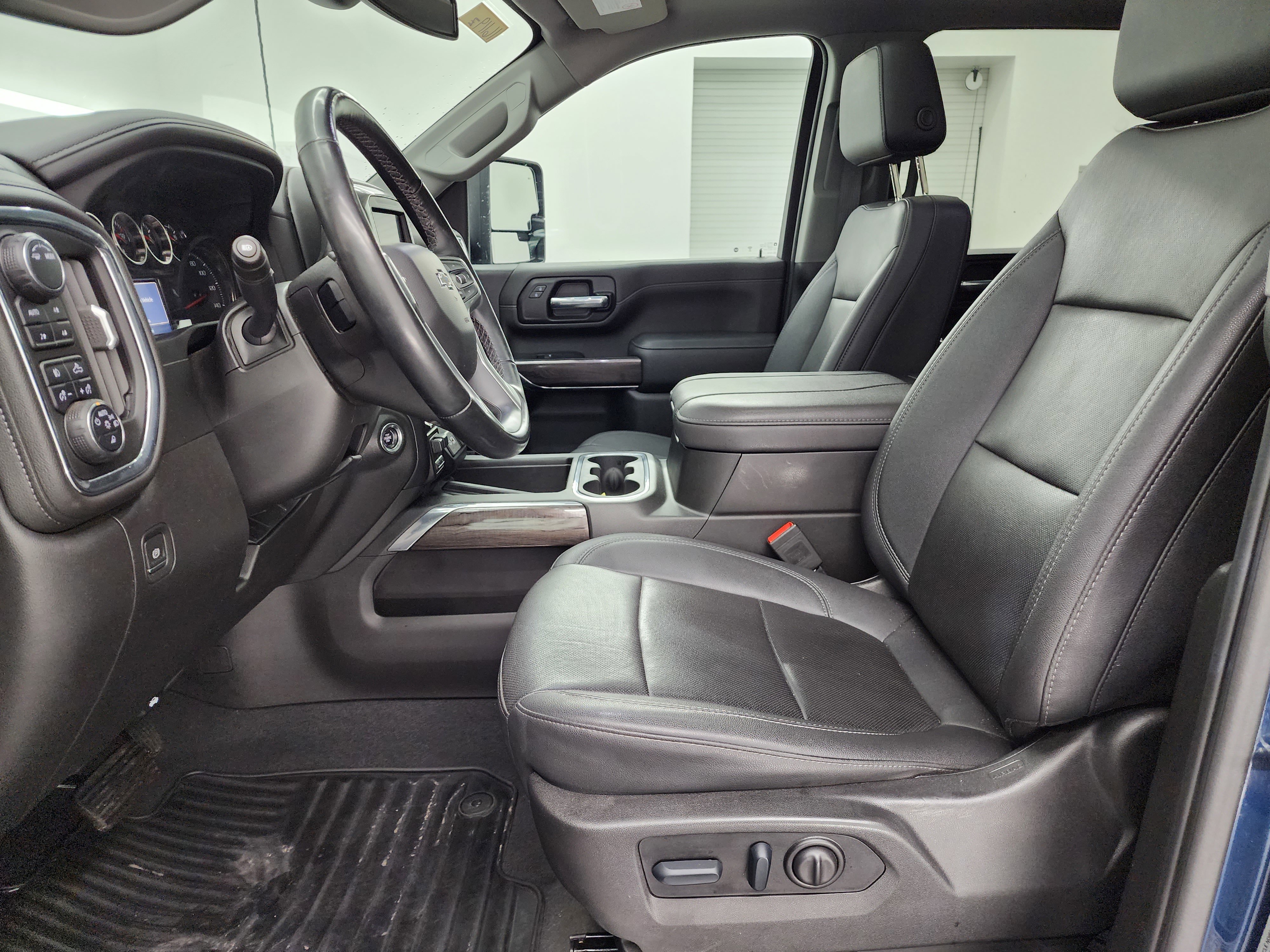 Used 2023 Chevrolet Silverado 3500 LTZ w/ LTZ Plus Package image 8