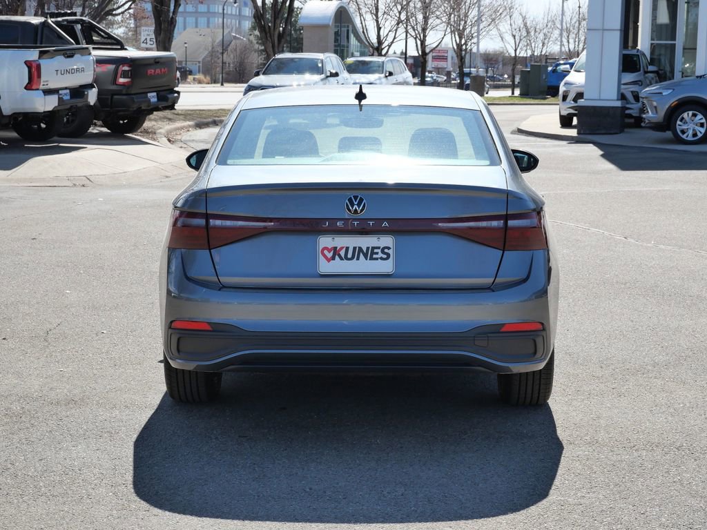 Used 2025 Volkswagen Jetta Sport image 8