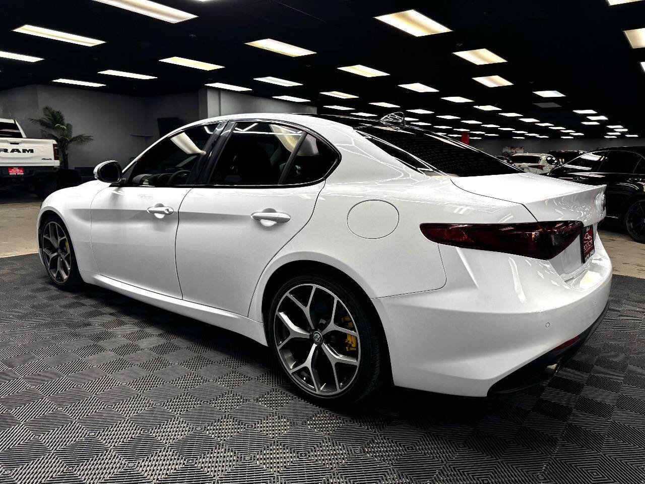 Used 2018 Alfa Romeo Giulia Ti Sport w/ Quick Order Package 22U Sport image 8