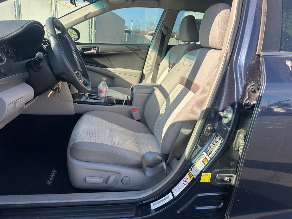 Used 2014 Toyota Camry LE image 8