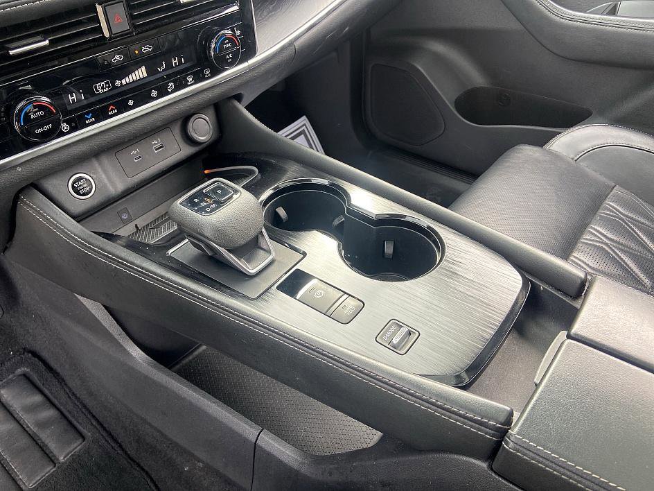 Used 2021 Nissan Rogue Platinum image 15