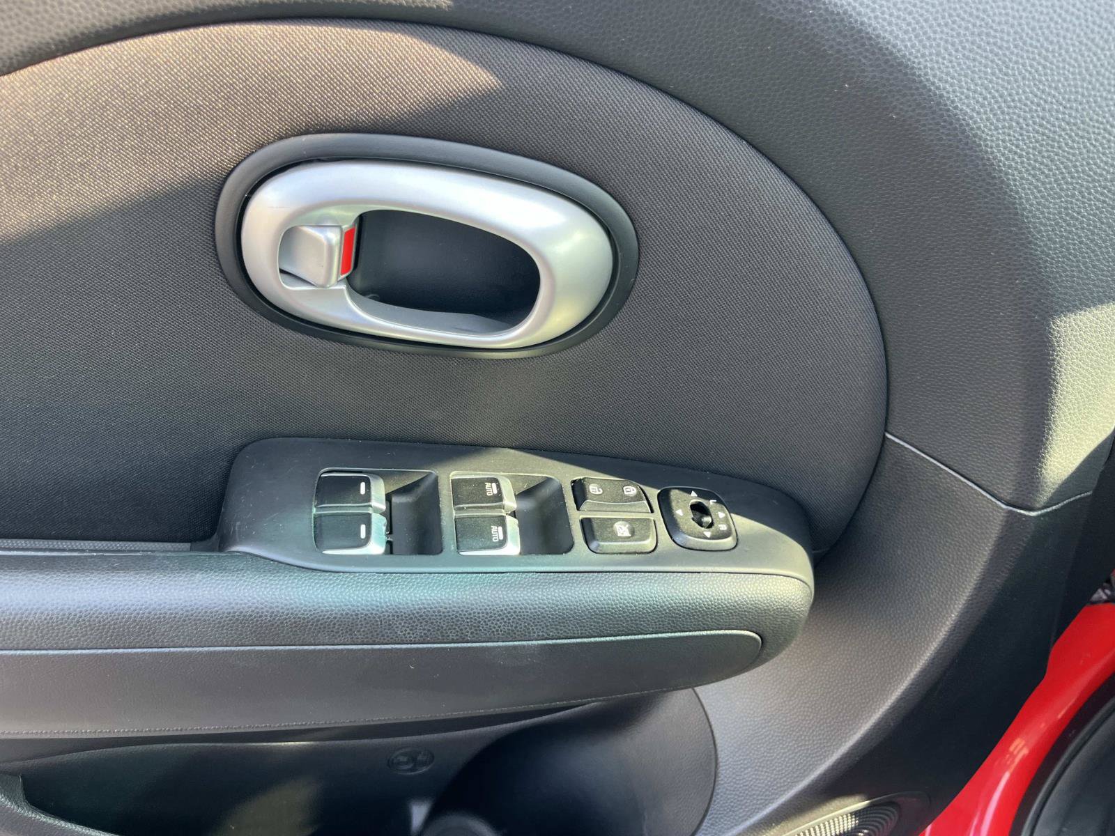 Used 2019 Kia Soul + FWD image 26