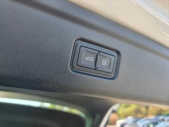 New 2025 Audi A6 e-tron Premium AWD/4WD image 19