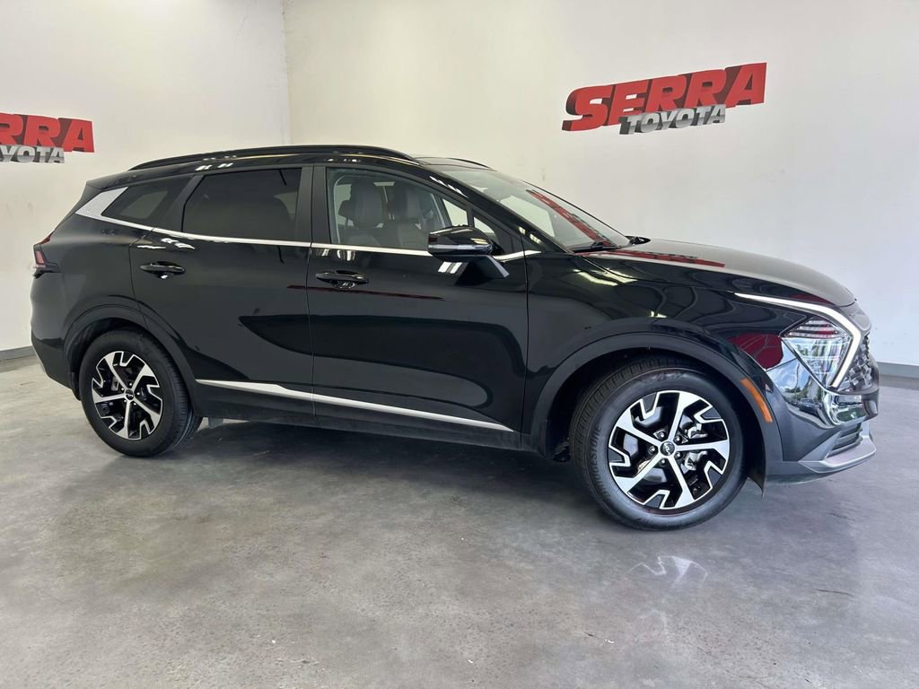 Used 2025 Kia Sportage EX w/ Premium Package FWD image 2