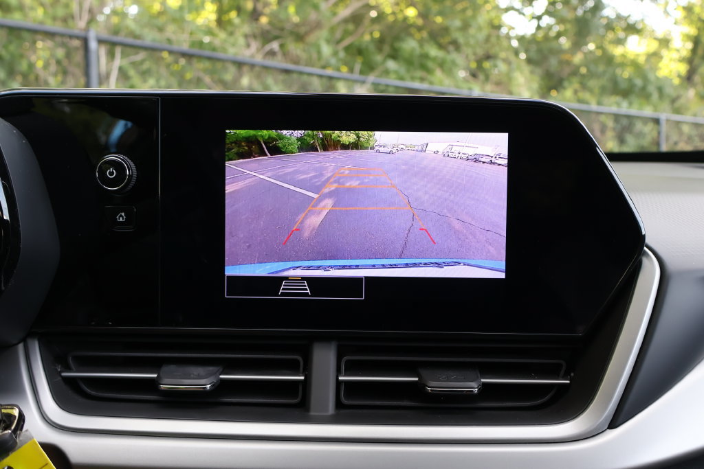 Certified 2024 Chevrolet Trax RS w/ Sunroof Package FWD image 17