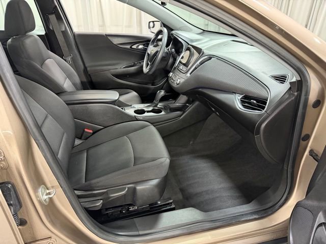 Used 2018 Chevrolet Malibu LT FWD image 7