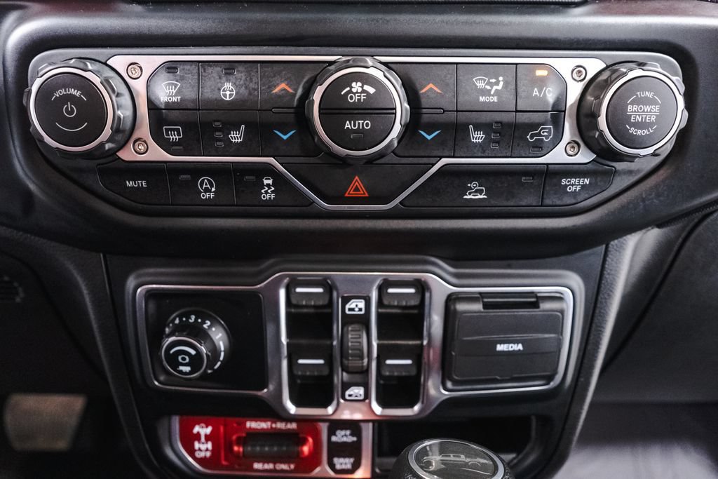 Used 2023 Jeep Gladiator Rubicon w/ LED Lighting Group AWD/4WD image 14