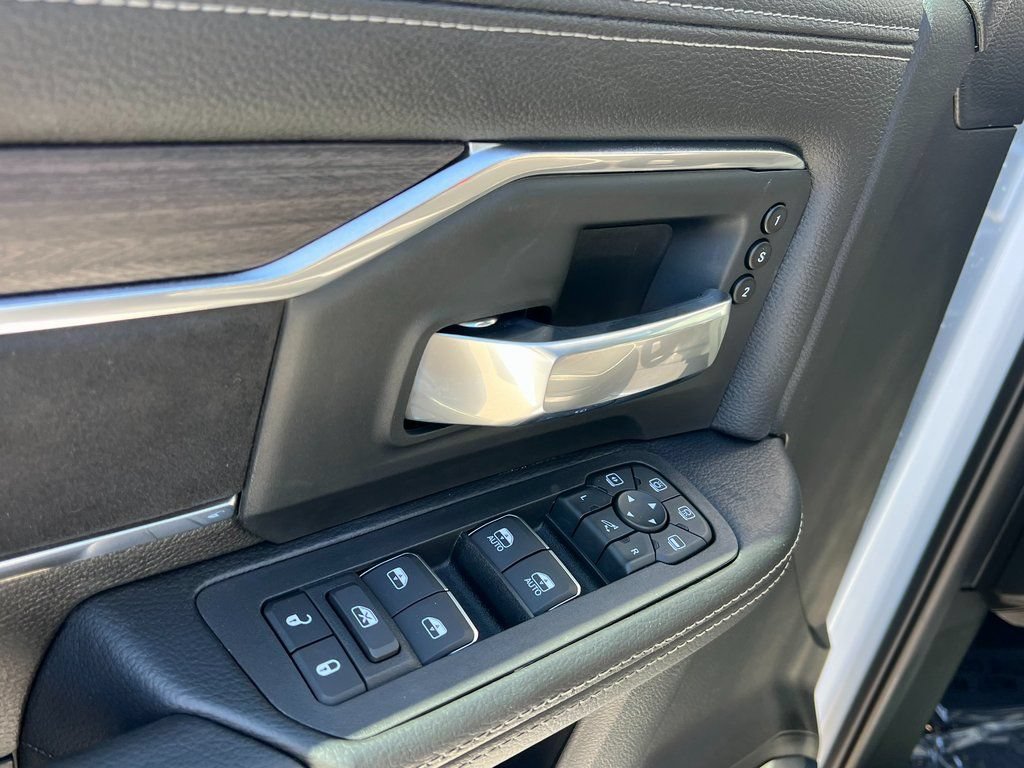 New 2026 RAM 3500 Laramie w/ Night Edition AWD/4WD image 17