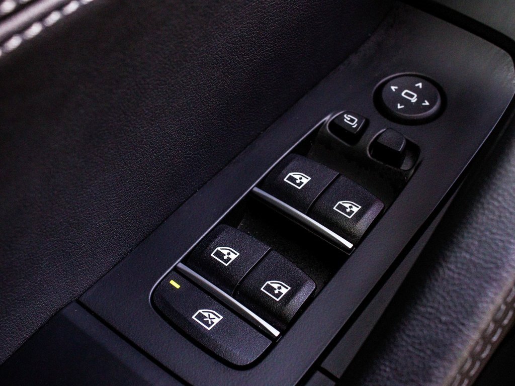 Used 2025 BMW X6 M Competition w/ Executive Package image 10