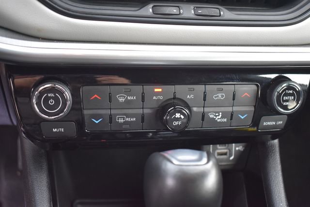 Used 2025 Jeep Compass Limited image 30