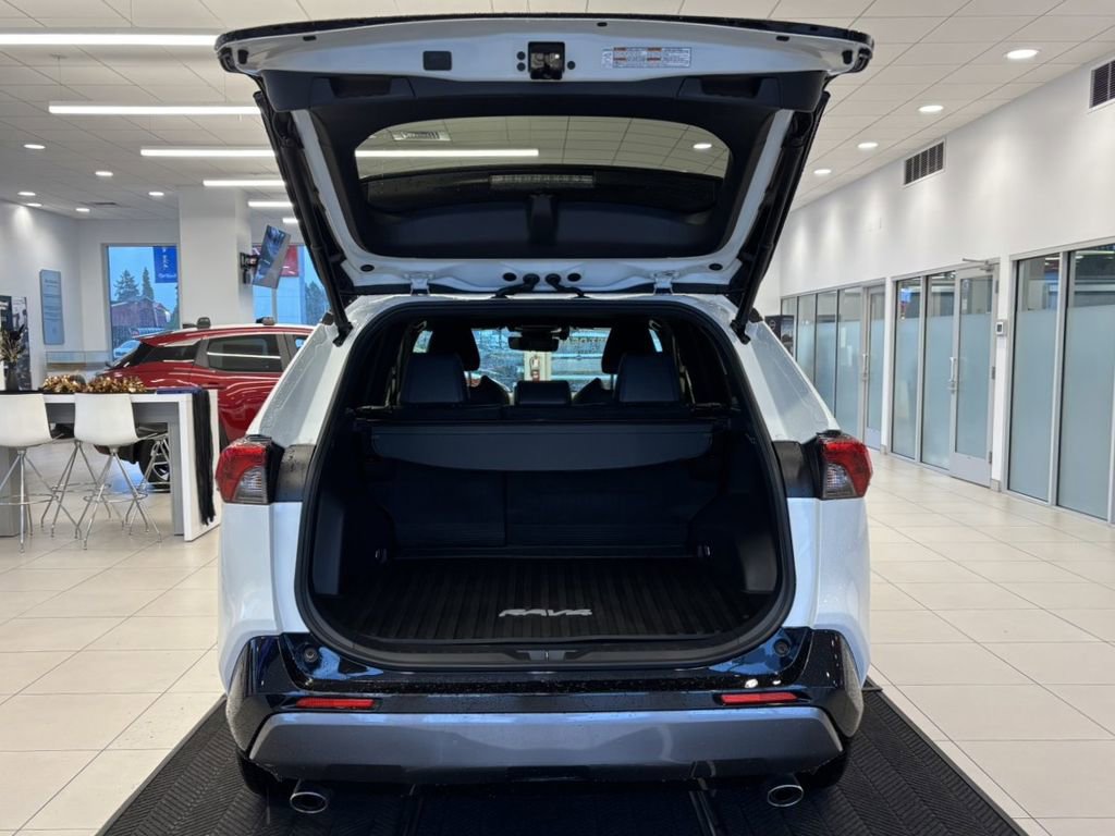 Used 2021 Toyota RAV4 XSE image 9