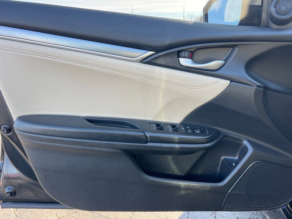 Used 2018 Honda Civic EX-L image 10