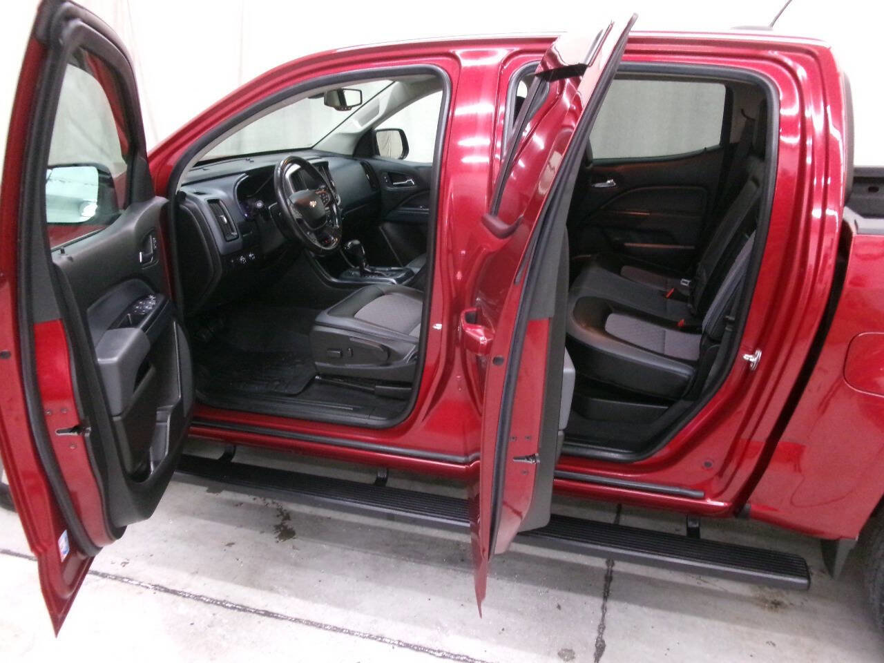 Used 2020 Chevrolet Colorado Z71 AWD/4WD image 16