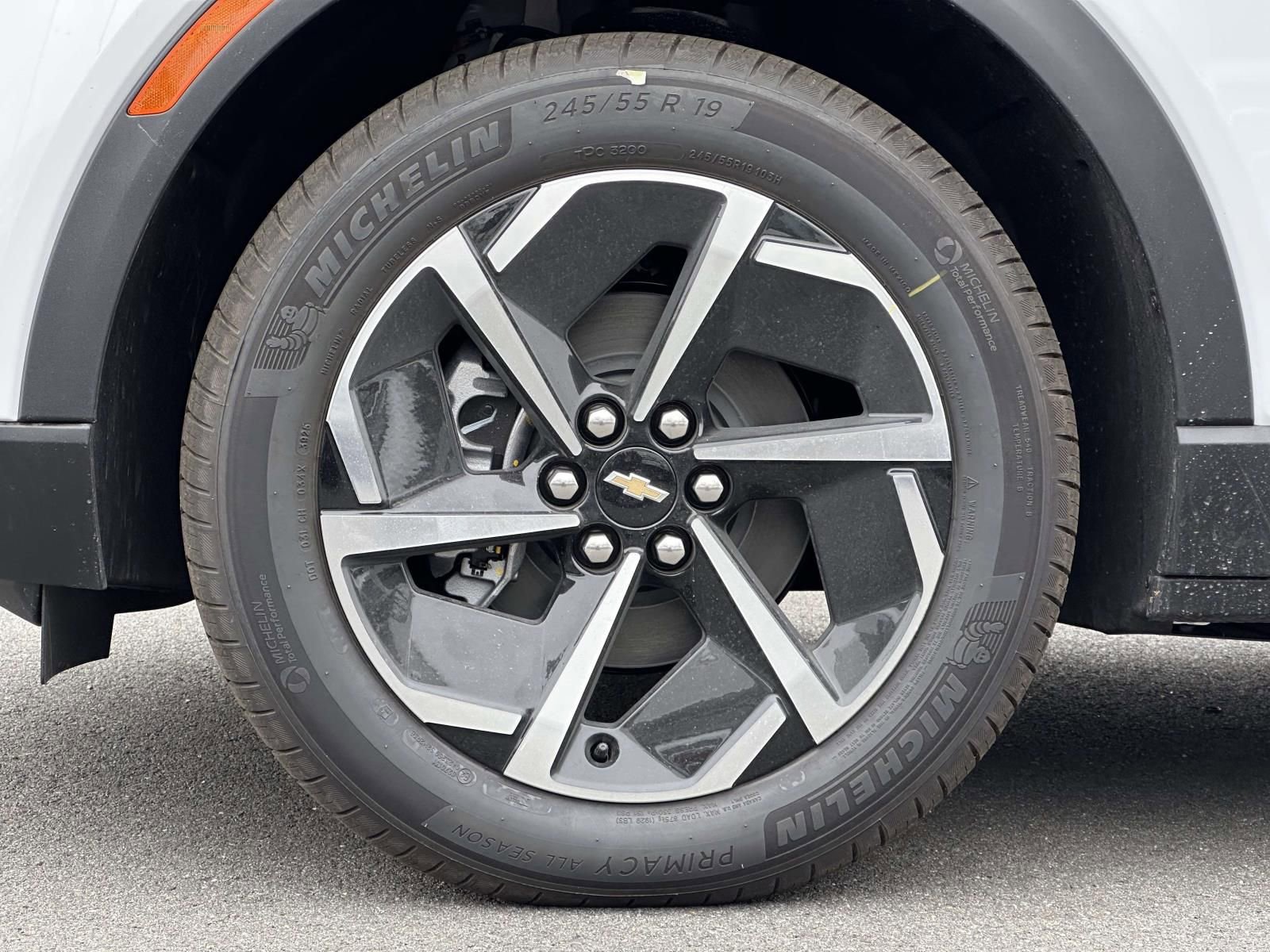 New 2026 Chevrolet Equinox EV LT image 7