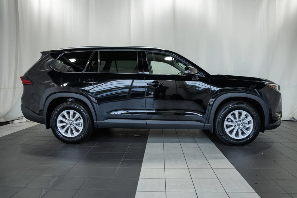 Used 2026 Toyota Grand Highlander AWD image 3